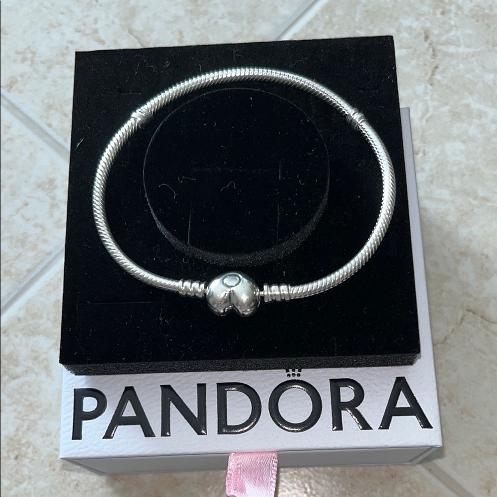 Pandora Silver 8 inch Bracelet with Classic Snake Chain Design